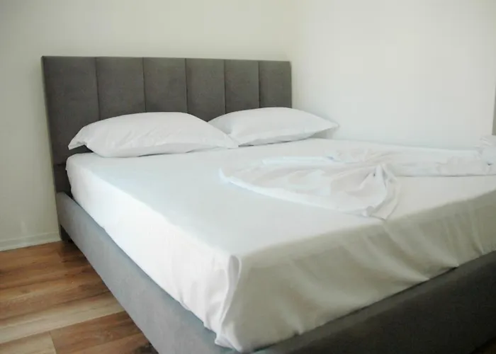 Iliria Hotel apartamentowy Golem (Tirana)