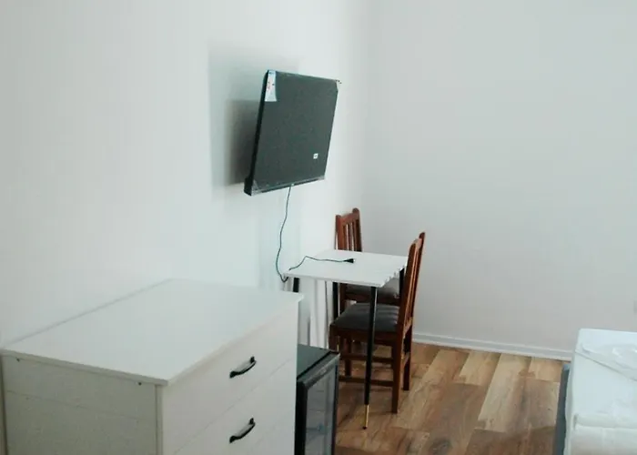 Iliria Hotel apartamentowy Golem (Tirana)