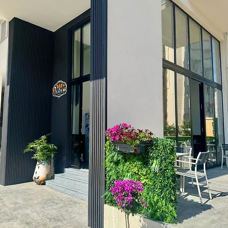 Iliria شقة فندقية *